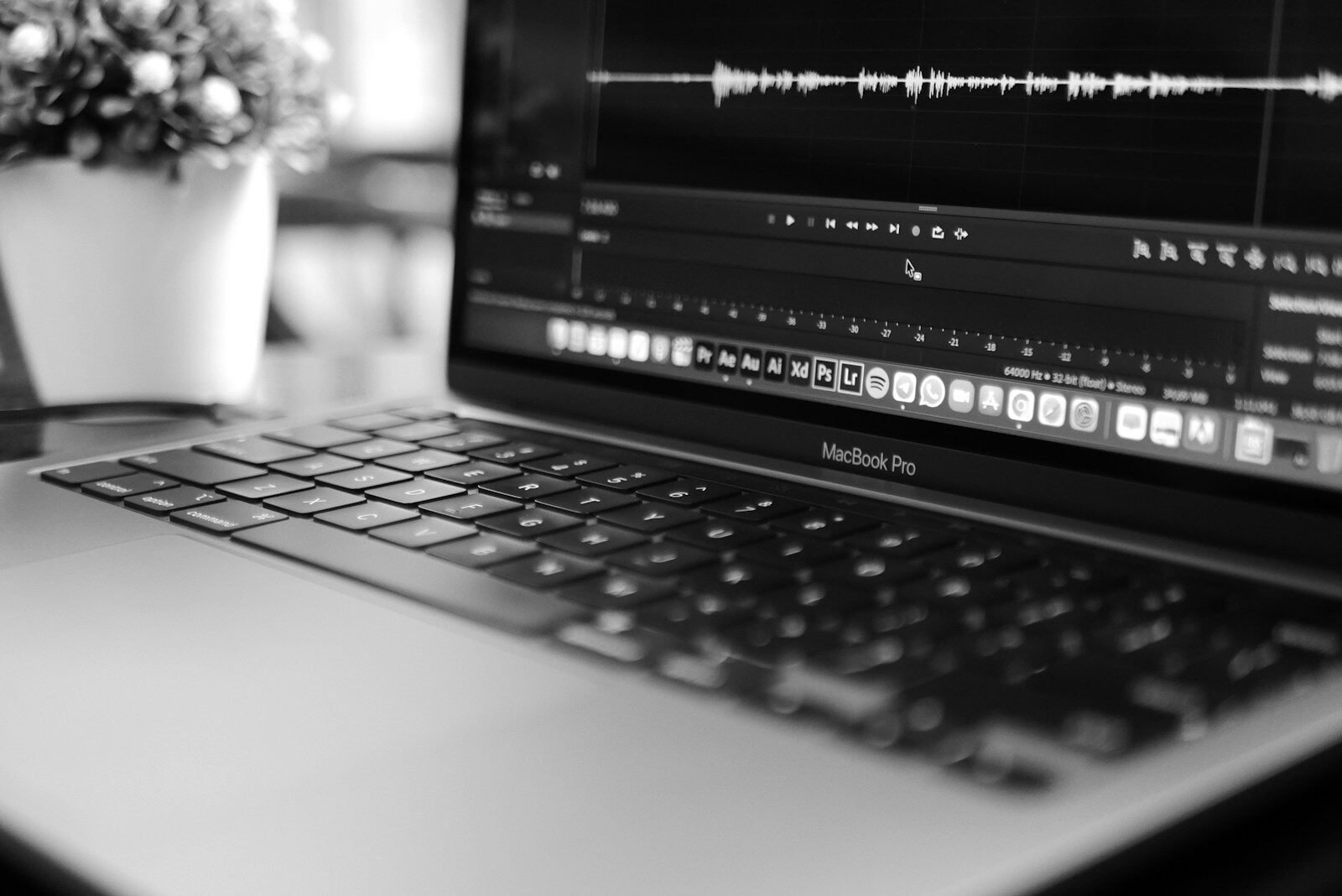 Apple Dictation vs Lispr vs Wispr Flow: The Best Mac Dictation App in 2026